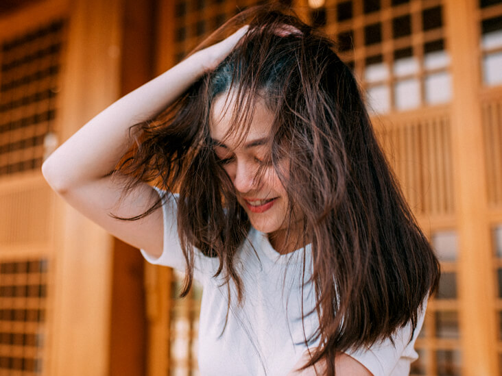 5 Benefits of Using Rosehip Oil in Your Hair