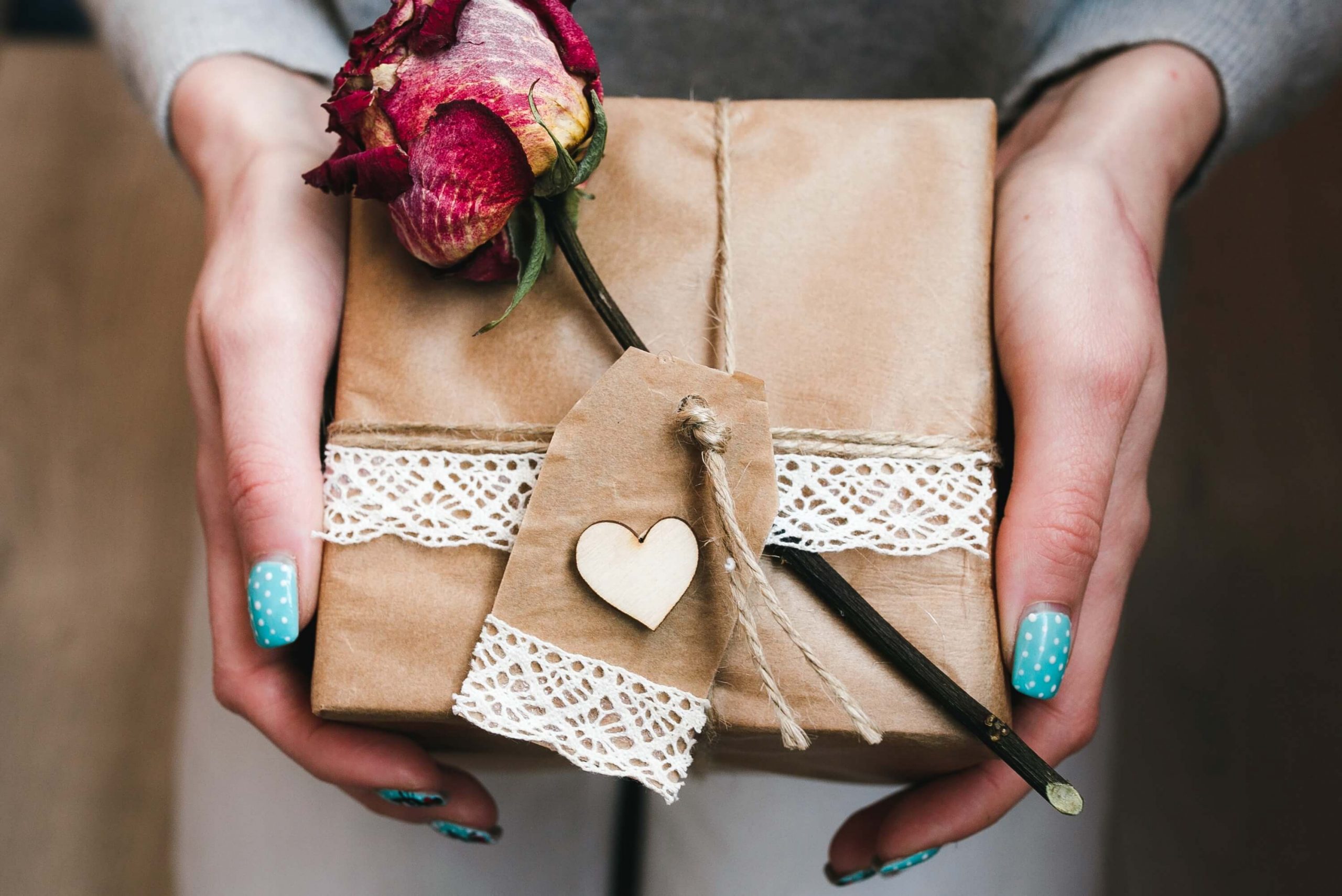 How to Save Money on Jewelry Gifts for Loved Ones