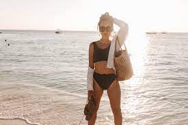WAYS TO ACCESSORIZE YOUR SWIMSUIT