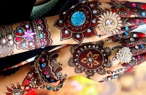 Glitter and Stones mehndi design