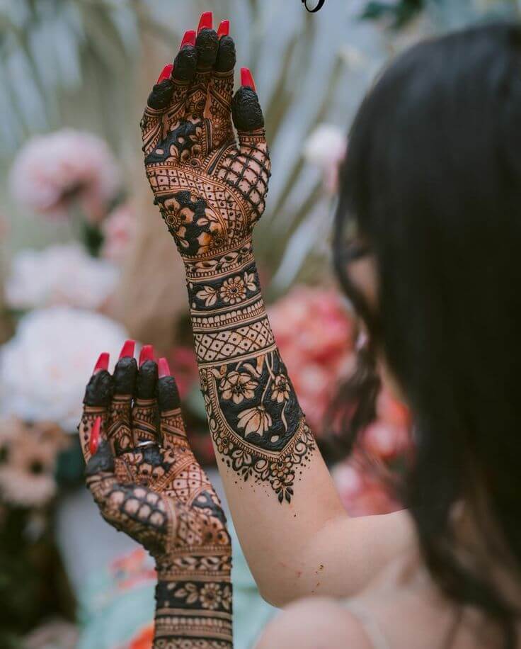 Mehendi design for your Wedding