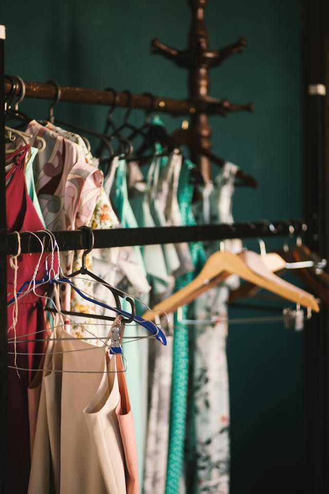 5 Tips for Finding the Colors and Style That Flatters You the Most